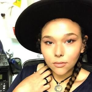 Meet your Posher, Veronica